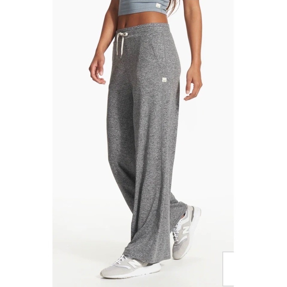 Vuori Wide Leg Lounge Pants Womens Medium Gray Performance Raw Hem Drawstring